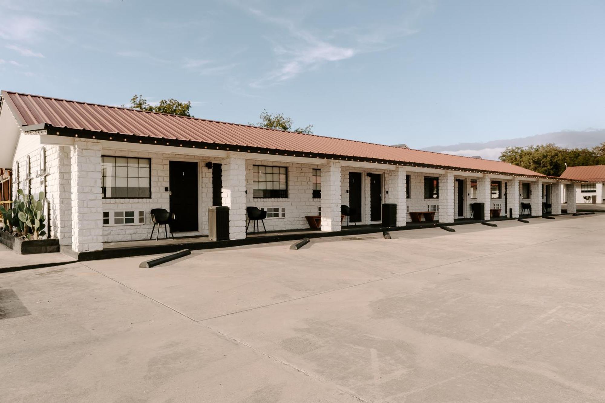 The Cowboy Motel Camp Wood Kültér fotó